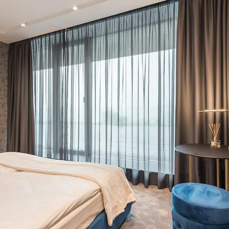 Lotus Luxury Hotell *