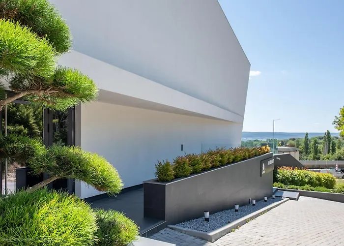 Lotus Luxury Хотел