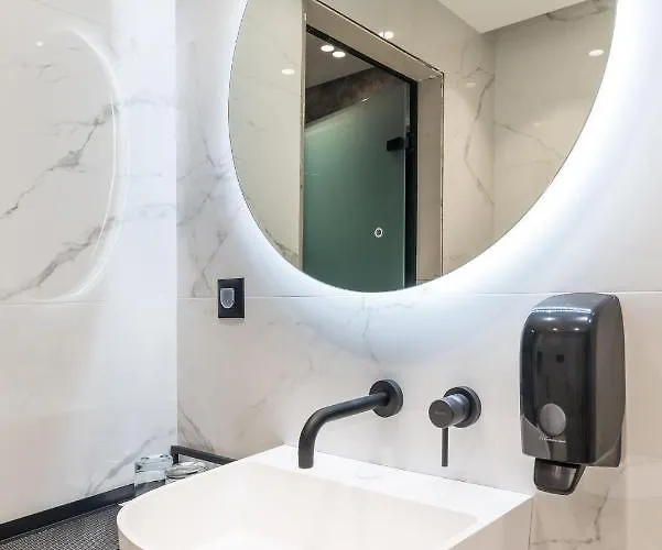 Lotus Luxury Хотел