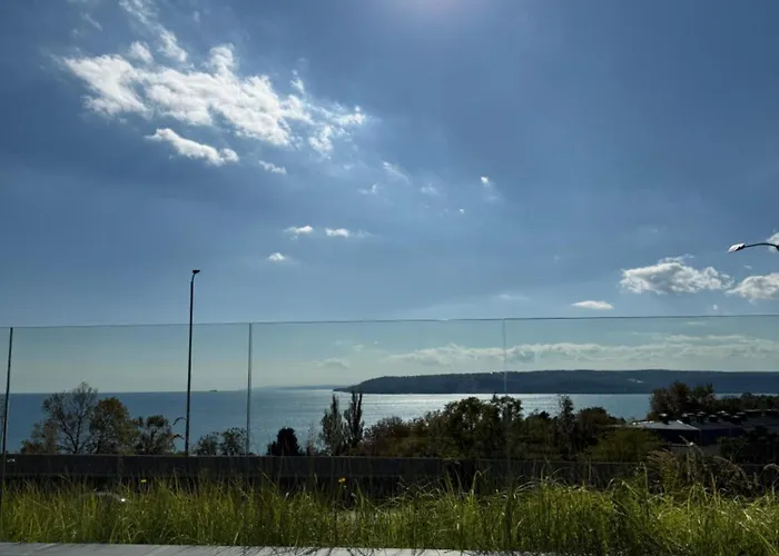 Lotus Luxury Хотел *