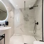 Lotus Luxury Hotel Warna