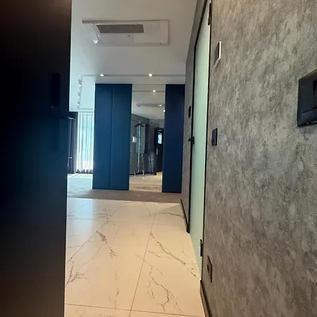 Lotus Luxury * 瓦爾納