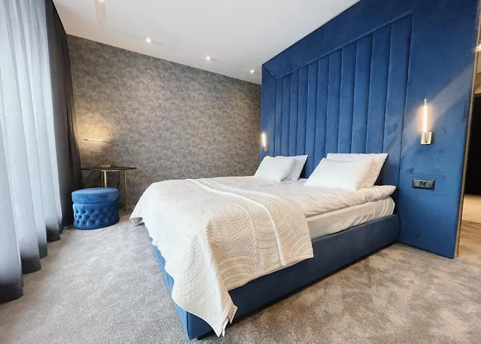 Lotus Luxury فارنا