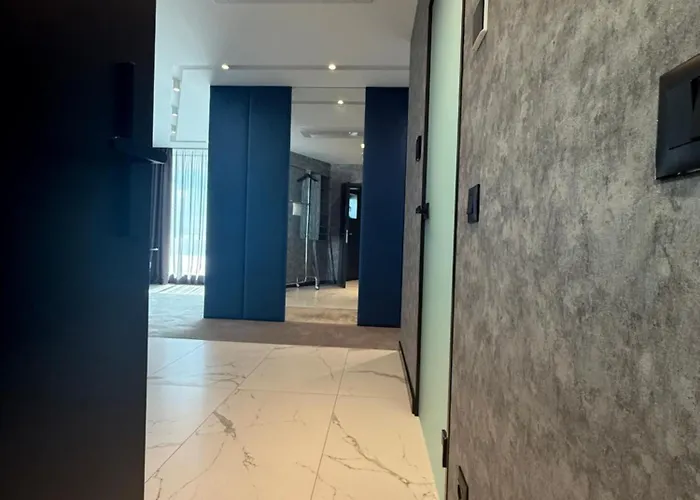 Lotus Luxury * فارنا